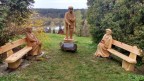 rzeźba w drewnie ławki skansen Nowogród