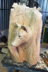 rzeźba w drewnie wilk