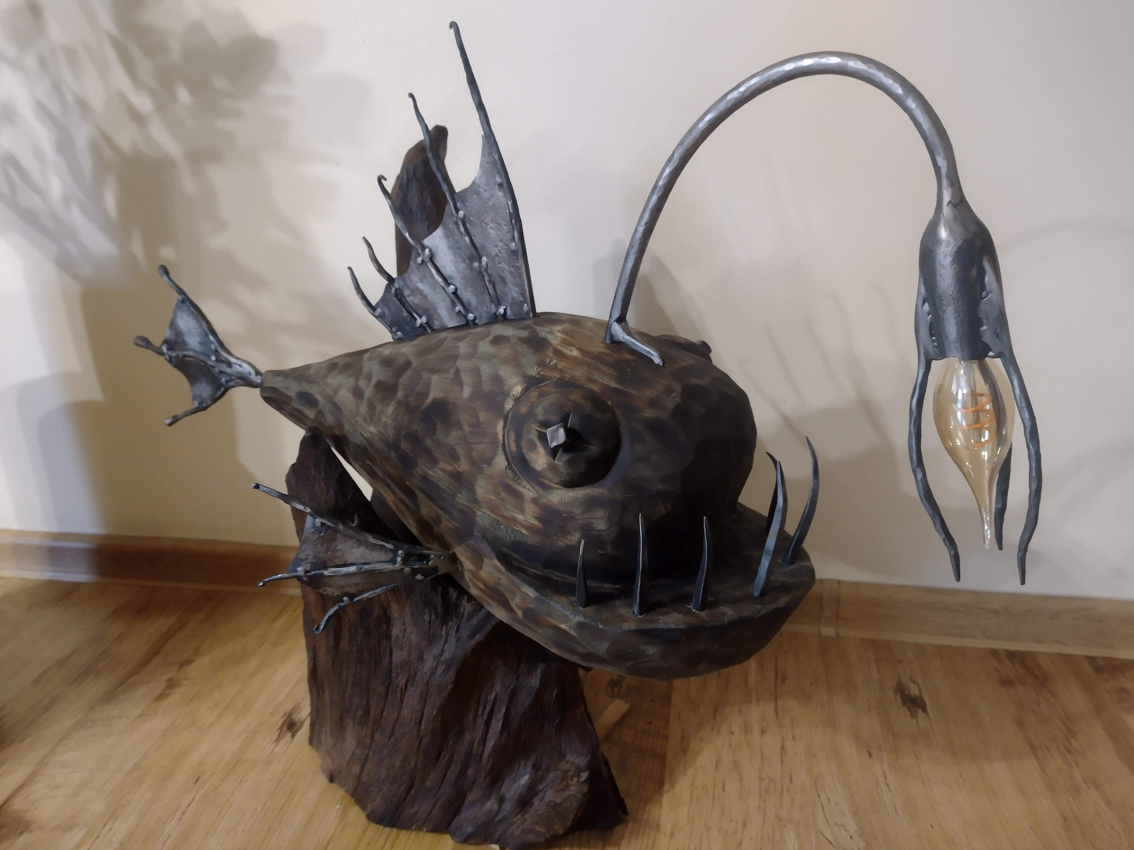 Lampa rzeźba kowalstwo