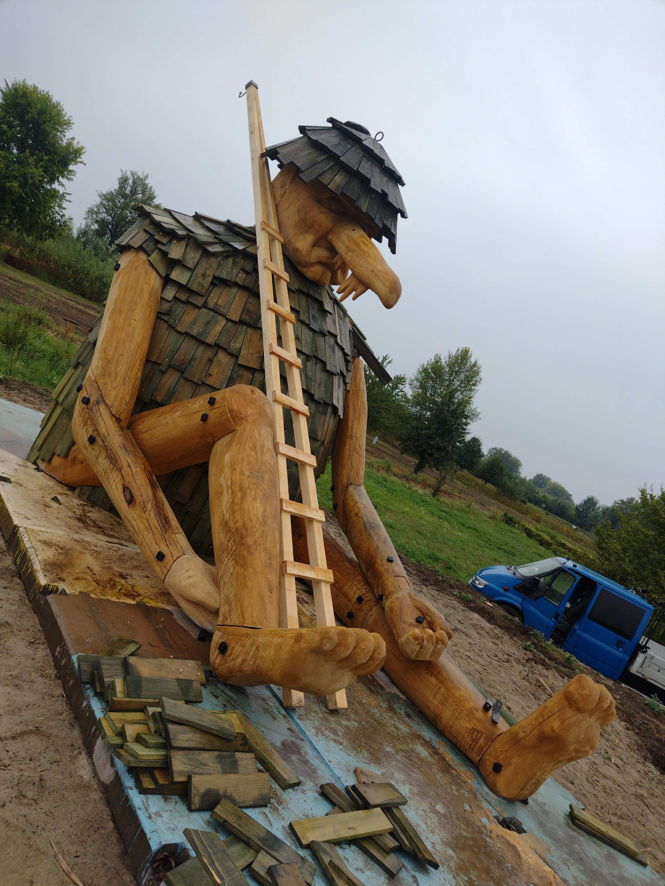 Rzeźba troll gnom olbrzym 